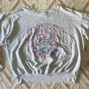 Harvard University Women’s Pullover Crew Neck Sweater. Grey W/ Floral Design. XL